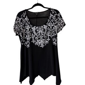 B.L.E.U. Embroidered  Rhinestones Black Knit Tunic Top Short Sleeve Women's Med